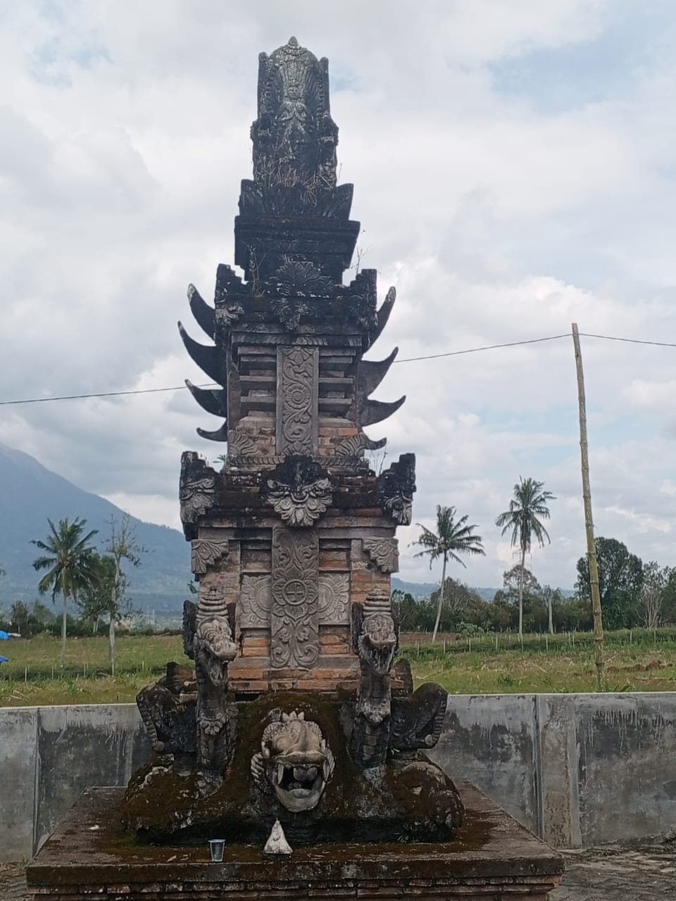 Arca Peninggalan Agama Hindu di Desa Bintang Meriah (Dokumentasi Pribadi)