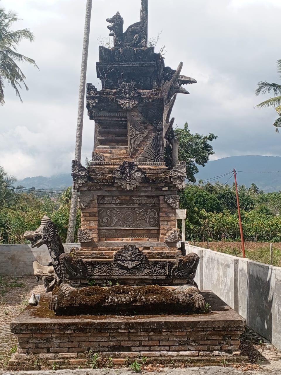 Arca Peninggalan Agama Hindu di Desa Bintang Meriah (Dokumentasi Pribadi)